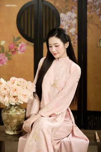 Radiant Grace in Soft Pink Silk Ao Dai: A Poetic Indochine Muse - image 9