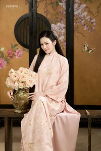Radiant Grace in Soft Pink Silk Ao Dai: A Poetic Indochine Muse - image 10