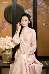 Radiant Grace in Soft Pink Silk Ao Dai: A Poetic Indochine Muse - image 4
