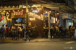 Balancing Tourism and Urban Order: Sidewalk Encroachment Issues in Da Nang - image 8