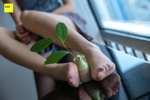 IESS Qiqi: Beautiful Feet on Black and White Piano Keys 2 - image 14