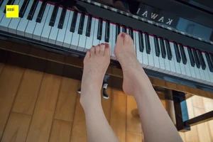 IESS Qiqi: Beautiful Feet on Black and White Piano Keys 2 - image 55