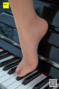 IESS Qiqi: Beautiful Feet on Black and White Piano Keys 2 - image 38