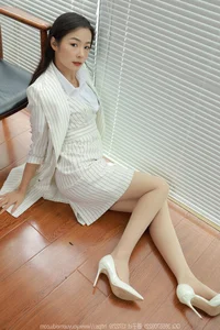 IESS SXJ No.1626 Xiao Jin: Elegant Silk Stocking Fashion and Portrait Gallery - image 49