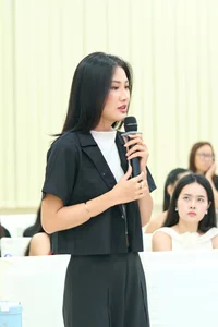 The Radiant Daily Life and Natural Beauty of Miss Phuong Linh: A Visual Journey - image 4