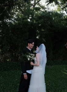 Thanh Chung and His Stylish Wife Share Sweet Moments: A Glimpse into Their Romantic Life - image 8