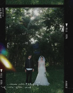 Thanh Chung and His Stylish Wife Share Sweet Moments: A Glimpse into Their Romantic Life - image 1