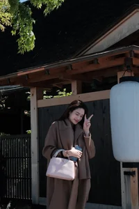 Miss Vietnam Do Thi Ha and Businessman Nguyen Viet Vuong’s Elegant Japan Getaway: Travel Highlights and Fashion - image 5