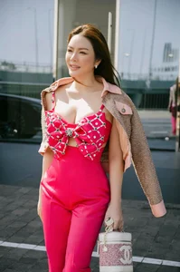 Luxury Meets Simplicity: The Vung Tau Socialite Redefining Dating with Billion-Dong Fashion - image 5