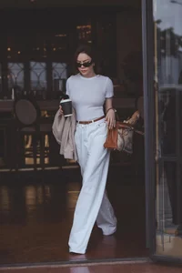 Luxury Meets Simplicity: The Vung Tau Socialite Redefining Dating with Billion-Dong Fashion - image 8