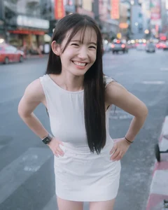 Asian Influencer's 'Real Beauty' Reveal Sparks Viral Discussion - image 3