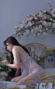 Elegant Dreamy Purple Fashion and Sophisticated Indoor Photography Inspiration for a Feminine Lifestyle – Reference dc6d1ef6-24fa-4627-934e-3db332031f76 - image 5