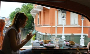 Bangkok Bus Food Tour: Sightseeing and Thai Cuisine - image 6