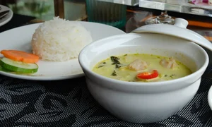 Bangkok Bus Food Tour: Sightseeing and Thai Cuisine - image 2
