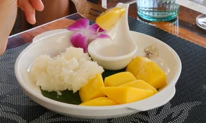 Bangkok Bus Food Tour: Sightseeing and Thai Cuisine - image 3