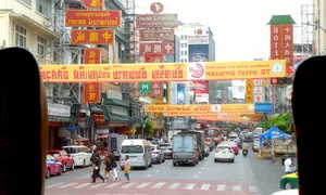 Bangkok Bus Food Tour: Sightseeing and Thai Cuisine - image 9