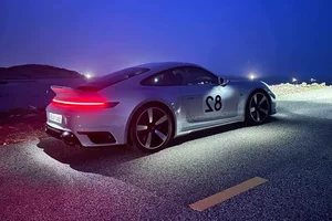 Inside Cuong Do La's Million-Dollar Workspace and Supercar Lifestyle - image 0