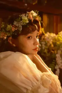 Qiu Qiu in YiTuYu Vol.8546: Dreamy Vintage Serenity Amidst Golden Hour Blooms - image 0