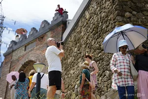 Hai Van Quan Welcomes Tourists After Major Restoration Project - image 0