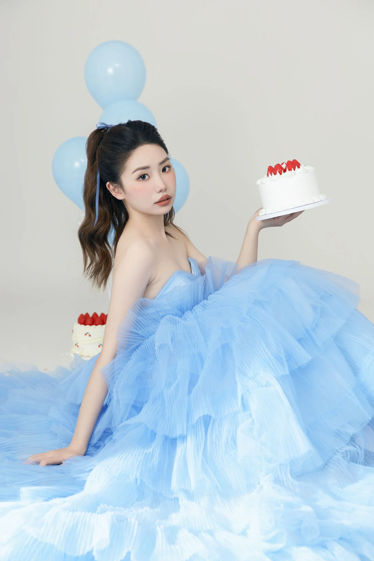Artistic Portraiture: YiTuYu Art Language Vol.6926 Featuring Hihiio