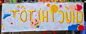 Creative and Humorous Banners Cheering Students During Vietnam's High-Stakes Exam Season - image 7