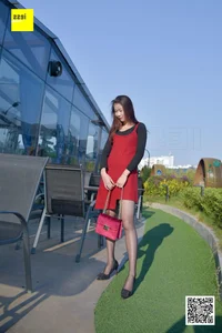 Lai Lai: Elegant Black Silk and Dress in IESS SXJ NO.174 - image 79