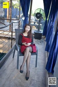 Lai Lai: Elegant Black Silk and Dress in IESS SXJ NO.174 - image 84