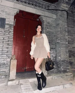 Style Like Chi Pu: Trendy Ways to Wear Boots for a Chic and Modern Look - image 6