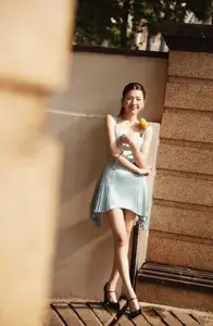 LAMOON Captivates Pure Beauty and Alluring Charisma Under the Radiant Sun - image 5