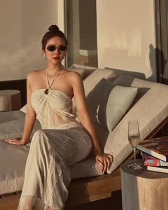 Huyen Lizzie Stuns Fans with Elegant Summer Bikini Looks and Inspiring Fitness Transformation - image 0