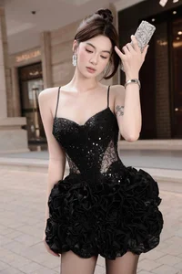 Stunning Beauties: Meet the Gorgeous Girlfriends of Top Vietnamese Showbiz Heartthrobs - image 6