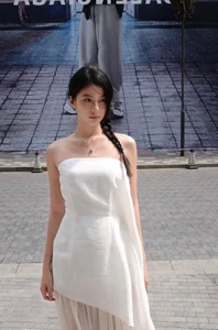 Stunning Beauties: Meet the Gorgeous Girlfriends of Top Vietnamese Showbiz Heartthrobs - image 2