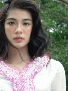 Stunning Beauties: Meet the Gorgeous Girlfriends of Top Vietnamese Showbiz Heartthrobs - image 27
