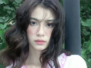 Stunning Beauties: Meet the Gorgeous Girlfriends of Top Vietnamese Showbiz Heartthrobs - image 23