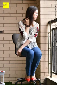 Guang Yan - Jeans and Red High Heels IESS Sizu Biandang 224 - image 28