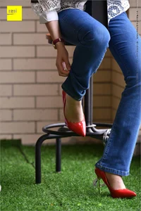 Guang Yan - Jeans and Red High Heels IESS Sizu Biandang 224 - image 1