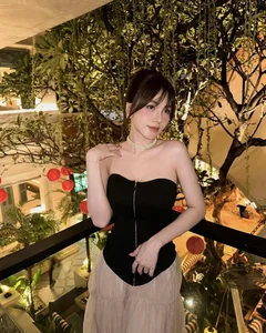 The Evolution of Style: A Look at the Glamorous Life of Hoang Duc's Former Partner - image 6