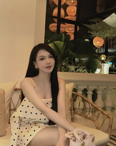 The Evolution of Style: A Look at the Glamorous Life of Hoang Duc's Former Partner - image 7