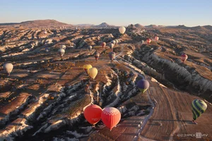 A $400 Hot Air Balloon Journey Over the Enchanting Fairyland Landscapes - image 3