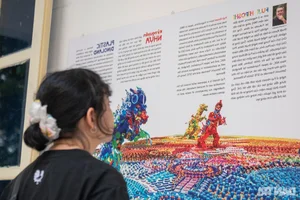 Breathtaking Art from Waste: Transforming Thousands of Old Plastic Toys into Masterpieces - image 9
