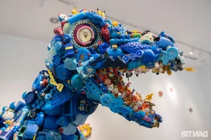 Breathtaking Art from Waste: Transforming Thousands of Old Plastic Toys into Masterpieces - image 5