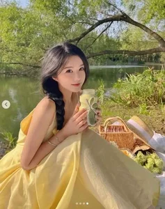 The Ethereal Beauty of Chinese Influencers: Stepping Straight Out of a Manhua - image 9