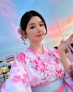 The Ethereal Beauty of Chinese Influencers: Stepping Straight Out of a Manhua - image 5