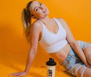 Exploring the Global Phenomenon of Influencer Fitness and the Rise of the World's Most Captivating Female Streamers - image 7