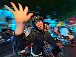 Iconic Victory Celebrations: Capturing the Passion of Vietnam’s Football Fans - image 5