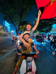 Iconic Victory Celebrations: Capturing the Passion of Vietnam’s Football Fans - image 7