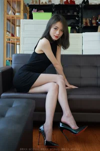Sophisticated Legwear Fashion: Xiao Liu Showcases Grey Silk Hosiery in IESS Collection - image 15