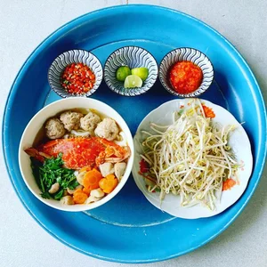 Millennial Wife Masters Vietnamese Regional Cuisine So Well Her Husband Fears Weight Gain - image 6