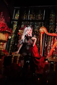 Coser Youmeko's Azur Lane Ägir: An enchanting portrayal of mysterious power - image 4