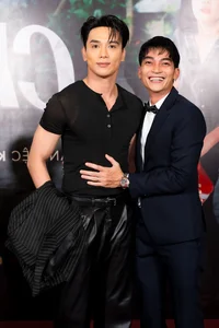 Ngoc Trinh and A-List Stars Dazzle at the 'Chi Dau' Movie Premiere Red Carpet Event - image 6